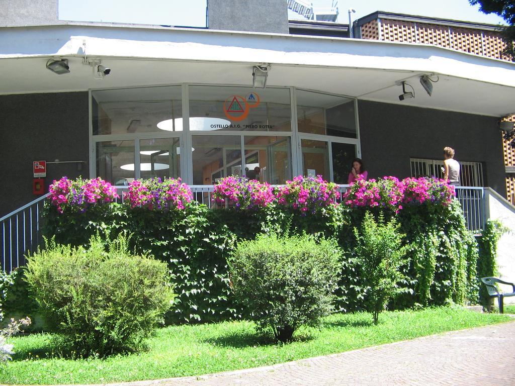 Ostello Aig Piero Rotta Milaan Buitenkant foto