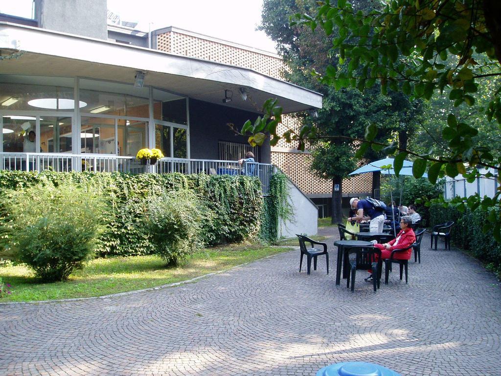 Ostello Aig Piero Rotta Milaan Buitenkant foto